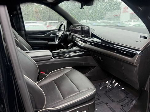 Used 2024 Cadillac Escalade Sport AWD/4WD image 24