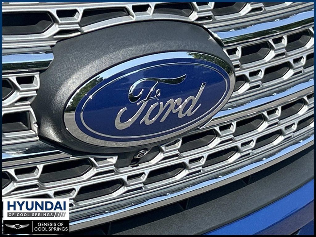 Used 2022 Ford Explorer Limited w/ Equipment Group 301A RWD image 11