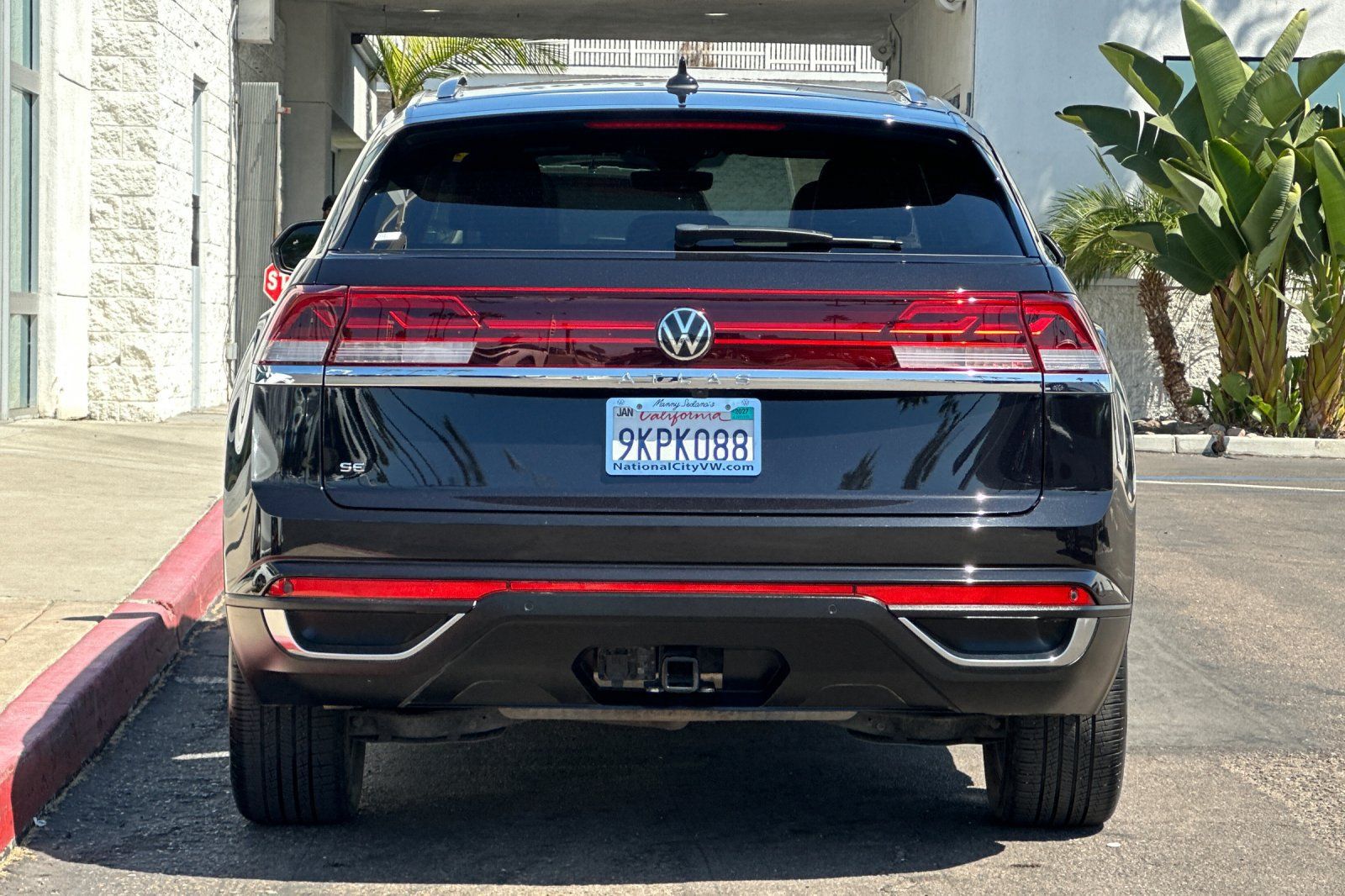 Used 2024 Volkswagen Atlas Cross Sport SE FWD image 5