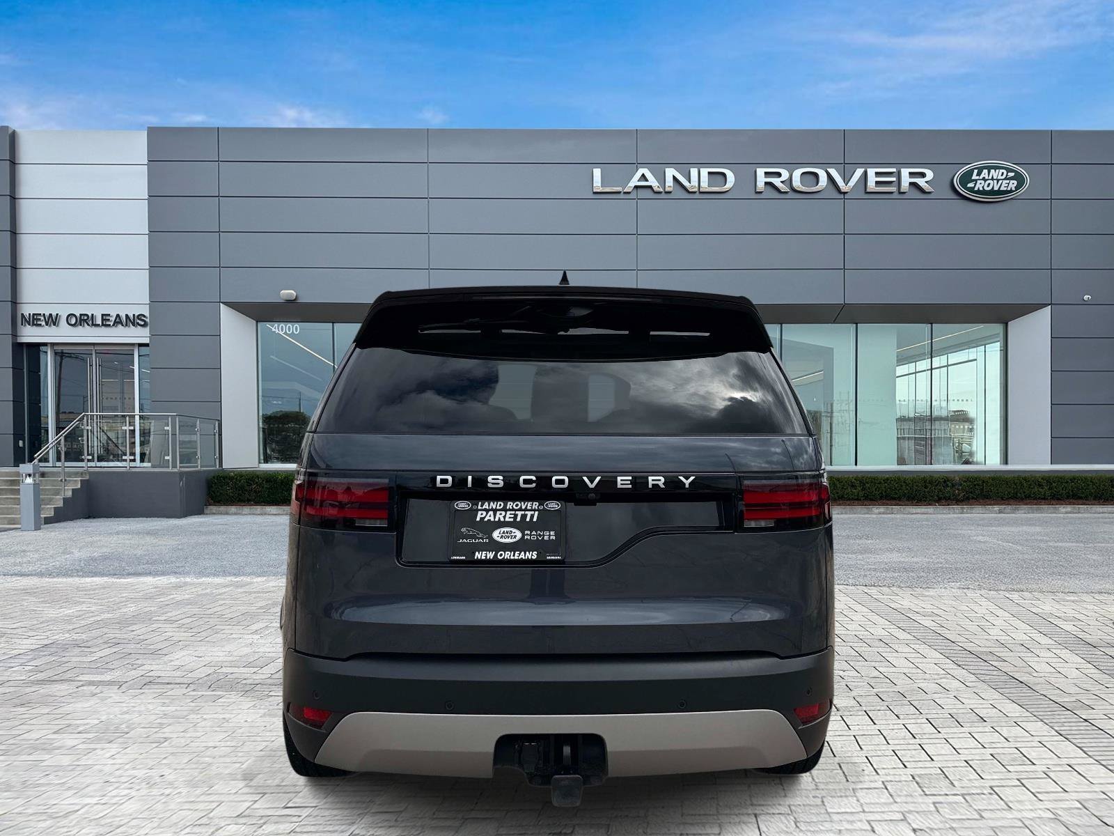Used 2025 Land Rover Discovery S AWD/4WD image 7