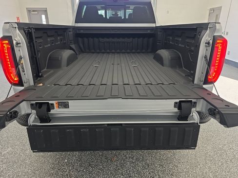 Used 2023 GMC Sierra 2500 Denali w/ Denali Ultimate Package image 24