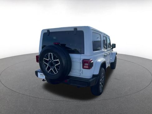 Used 2025 Jeep Wrangler Sahara image 14