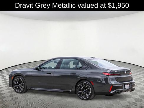 Used 2023 BMW 760i xDrive w/ Luxury Rear Seating Package AWD/4WD image 8