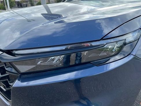 Used 2025 Honda CR-V Sport image 4