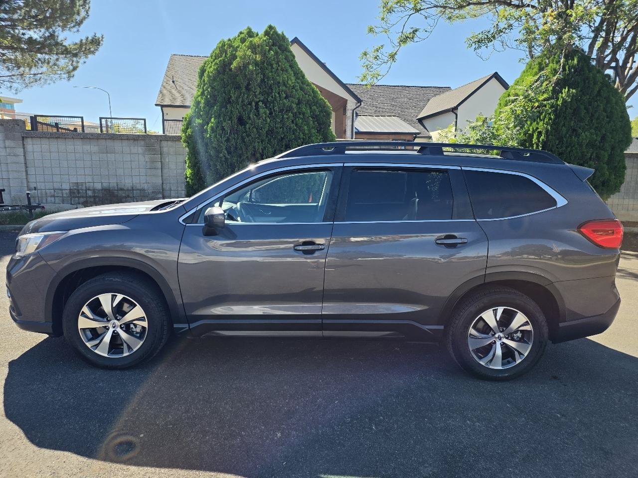 Used 2020 Subaru Ascent Premium w/ Convenience Package AWD/4WD image 2