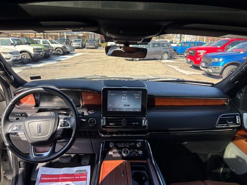 Used 2020 Lincoln Navigator Reserve w/ Equipment Group 208A Reserve image 15