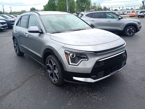New 2025 Kia Niro EX Touring image 1