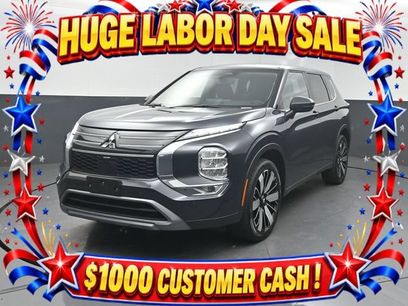 Used 2025 Mitsubishi Outlander SE
