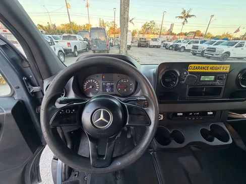 Used 2019 Mercedes-Benz Sprinter 170 image 14