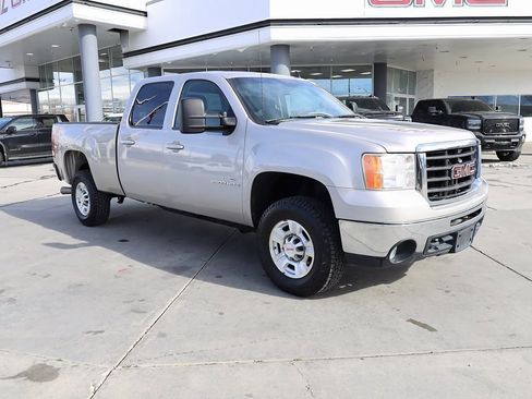 Used 2008 GMC Sierra 2500 SLT w/ Z71 Off-Road Package image 8