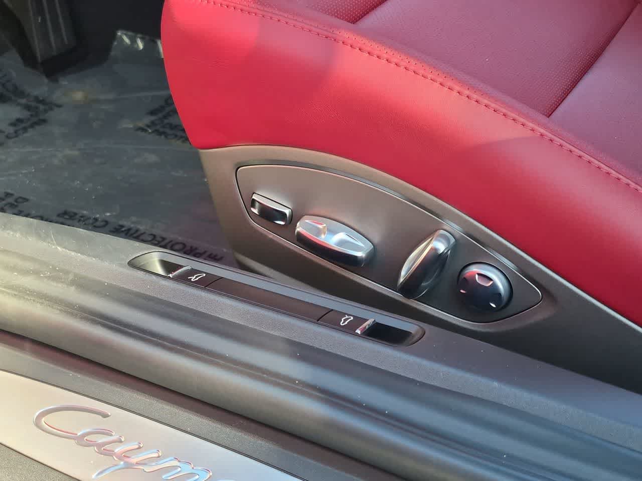 Used 2025 Porsche 718 Cayman RWD image 18