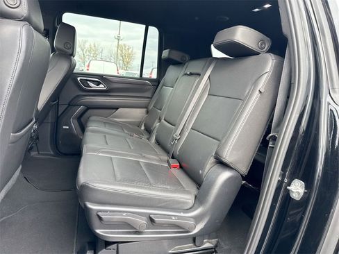Used 2023 Chevrolet Suburban LT image 23