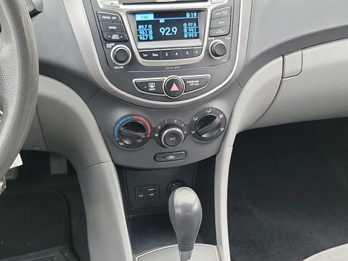 Used 2017 Hyundai Accent SE image 18