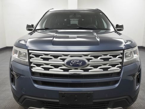 Used 2018 Ford Explorer XLT w/ Equipment Group 202A image 2