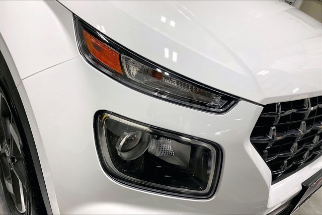Used 2025 Hyundai Venue SEL FWD image 28