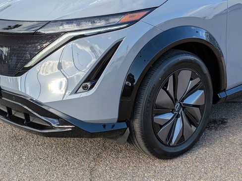 Used 2024 Nissan Ariya FWD image 11