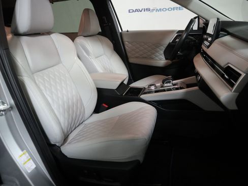 Used 2024 Mitsubishi Outlander SEL image 20