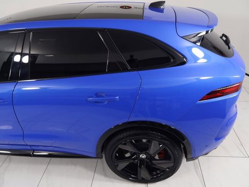 Used 2024 Jaguar F-PACE SVR image 42