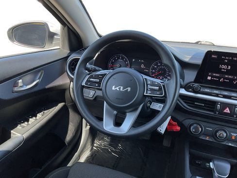 Used 2024 Kia Forte LXS FWD image 9