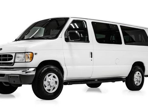 Used 2001 Ford E-350 and Econoline 350 XLT RWD image 2