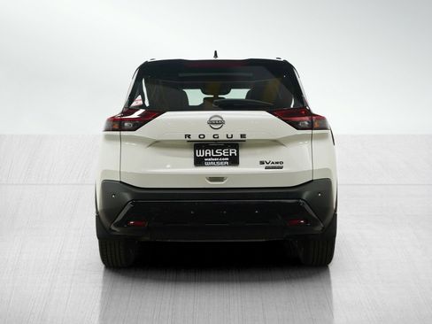 Used 2023 Nissan Rogue SV w/ SV Premium B Package image 4