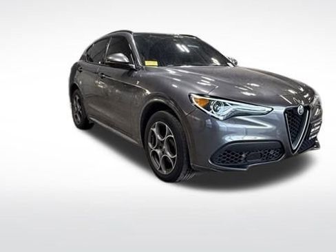 Used 2022 Alfa Romeo Stelvio Ti image 8