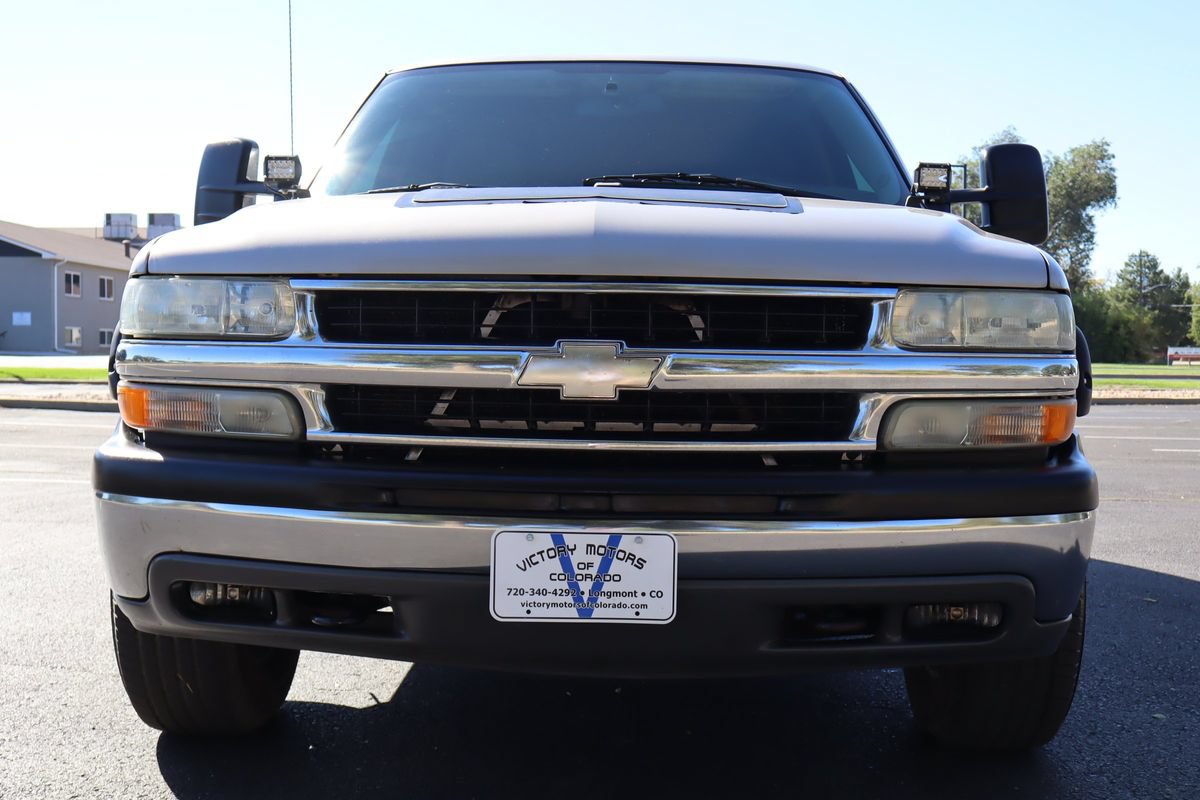 Used 2004 Chevrolet Suburban LS w/ Preferred Equipment Group AWD/4WD image 13