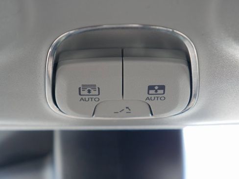 Used 2022 Jeep Compass Limited w/ Sun and Sound Group image 28