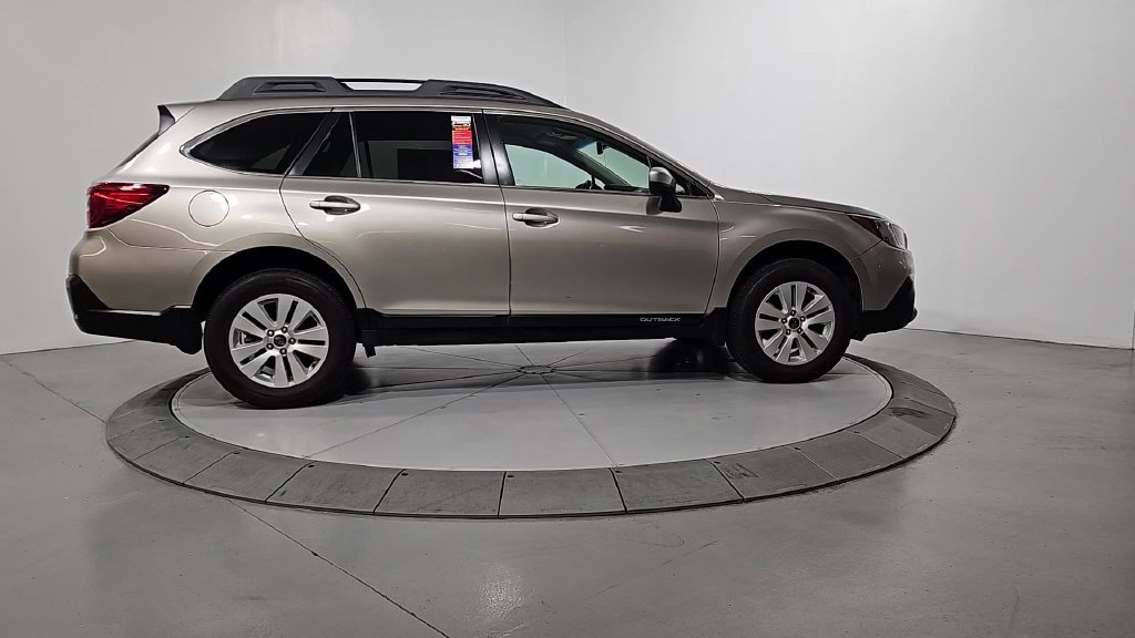 Used 2018 Subaru Outback 2.5i Premium w/ Popular Package #1 AWD/4WD image 7