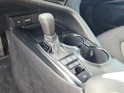 Used 2020 Toyota Camry LE image 16