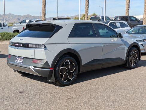 Certified 2023 Hyundai Ioniq 5 SE image 3