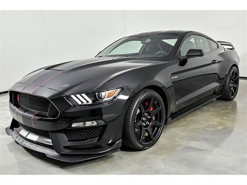 Used 2016 Ford Mustang Shelby GT350R w/ GT350R Equipment Group 920A RWD image 5