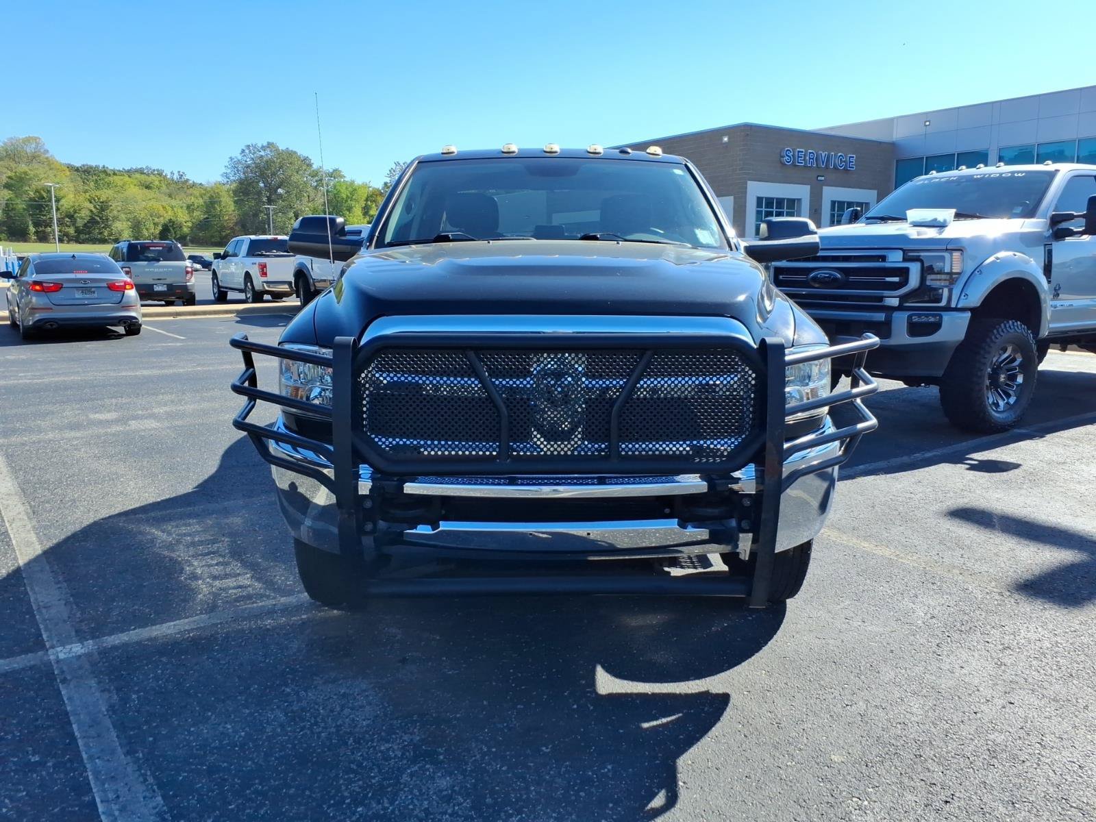 Used 2017 RAM 3500 Tradesman w/ Chrome Appearance Group AWD/4WD image 2