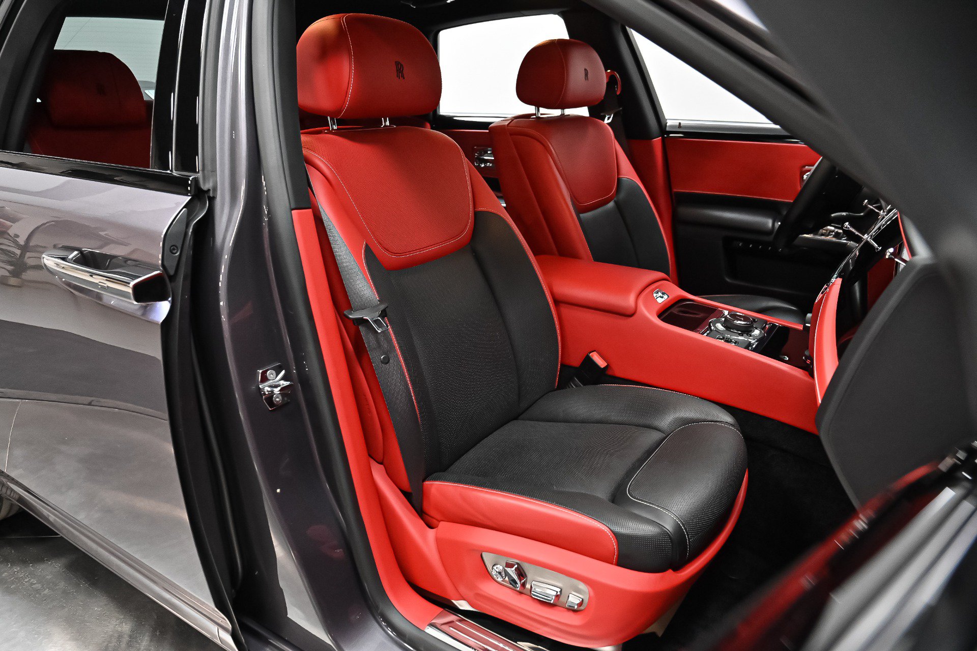 Used 2017 Rolls-Royce Ghost RWD image 50