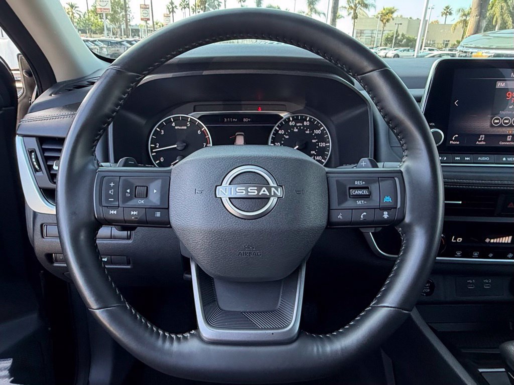 Certified 2025 Nissan Rogue SV FWD image 14