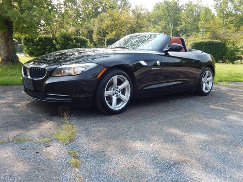 Used 2013 BMW Z4 sDrive28i RWD image 1