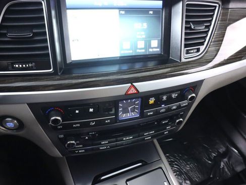 Used 2016 Hyundai Genesis 3.8 RWD image 15