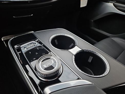 New 2024 Cadillac Lyriq Luxury image 30