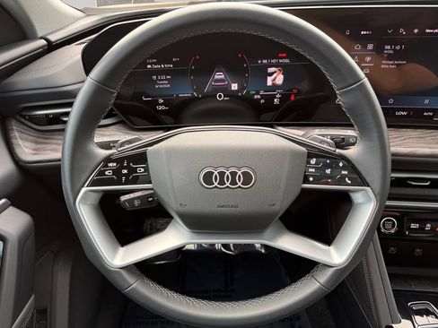 Used 2025 Audi Q5 Premium w/ Convenience Package AWD/4WD image 12