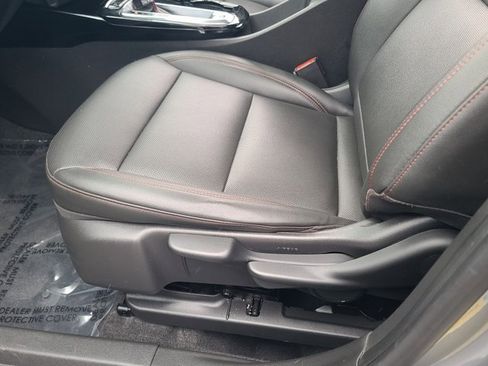 Used 2024 Chevrolet Trax RS w/ Sunroof Package image 14