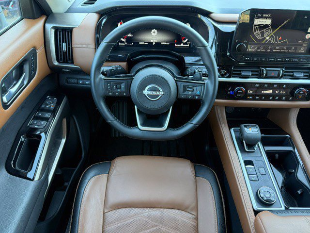 Certified 2025 Nissan Pathfinder Platinum w/ Cargo Package AWD/4WD image 33