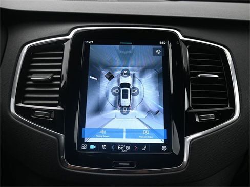 Used 2024 Volvo XC90 B6 Plus w/ Protection Package Premier image 20