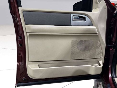 Used 2012 Ford Expedition XLT RWD image 12