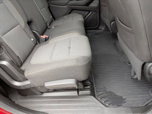 Used 2020 Chevrolet Traverse LT image 18