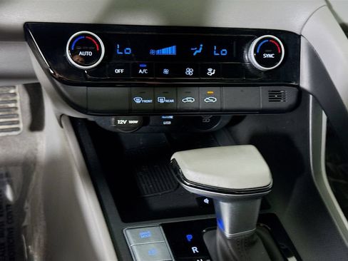 Certified 2025 Hyundai Elantra Sport FWD image 8