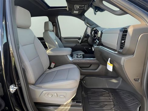 New 2025 GMC Sierra 2500 SLT w/ SLT Premium Package image 15