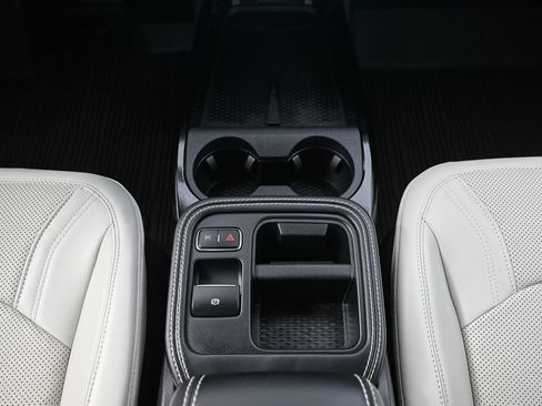 Used 2025 Ford Mustang Mach-E Premium AWD/4WD image 34