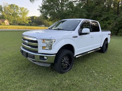 Used 2015 Ford F150 Lariat w/ Equipment Group 501A Mid image 11