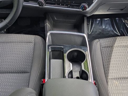 Used 2025 Chevrolet Equinox LT FWD image 20