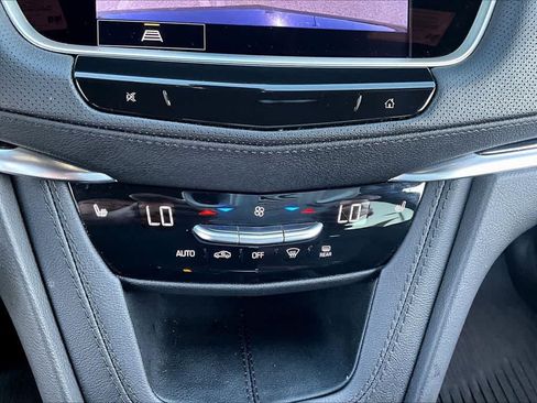 Used 2024 Cadillac XT6 Luxury w/ LPO, Floor Liner Package AWD/4WD image 17